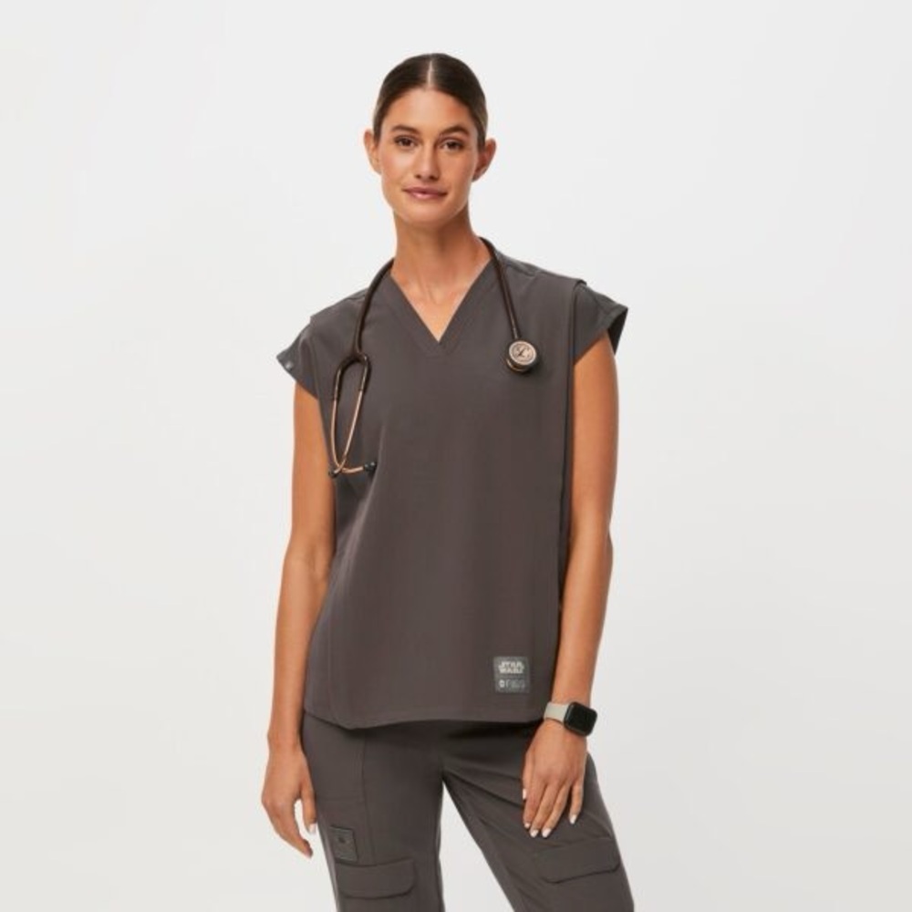 Women’s Bo-Katan Pleated Scrub Top Medium